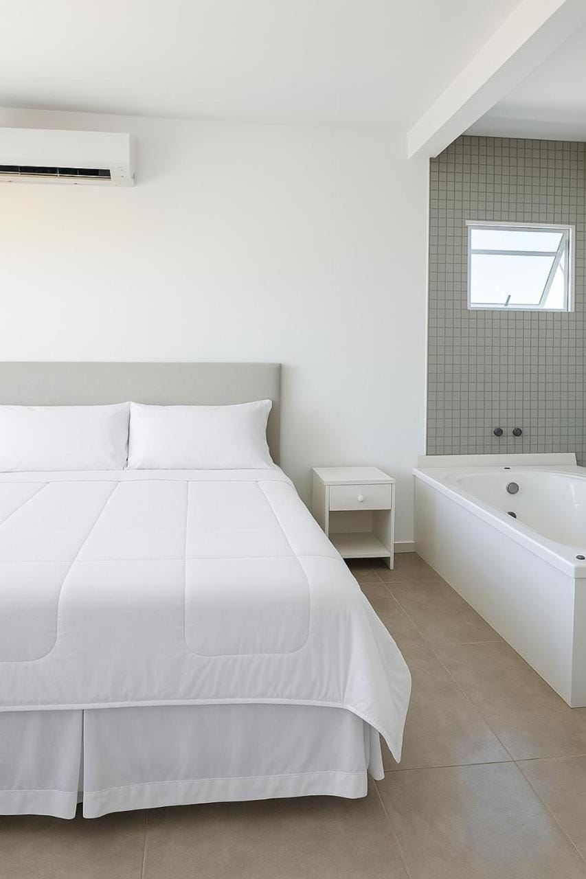 Bed, Bedroom, air conditioner