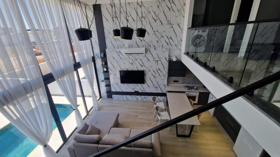 TV and multimedia, Living room, Seating area