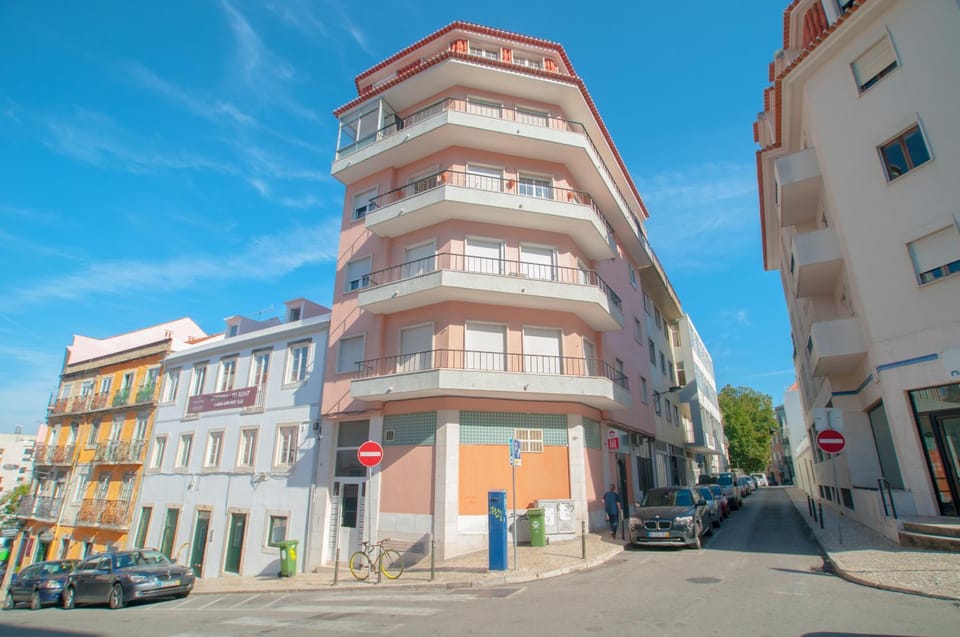 Facade/entrance, Off site, Neighbourhood