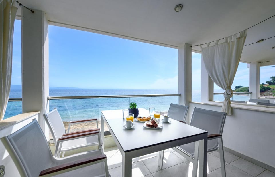Day, Natural landscape, View (from property/room), Balcony/Terrace, Beach, Sea view