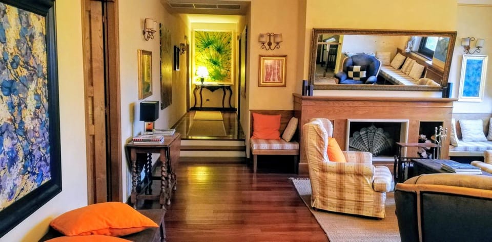 Communal lounge/ TV room
