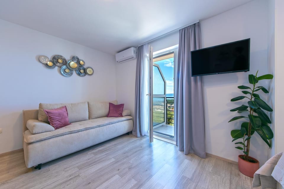 TV and multimedia, Balcony/Terrace, Living room, Living room, Seating area