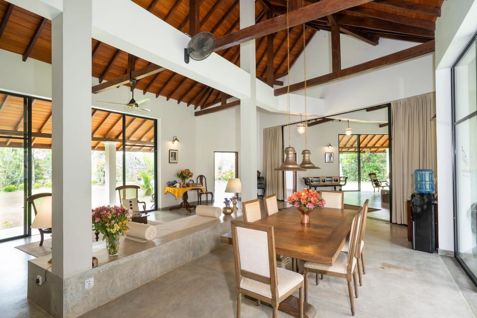 Living room, Dining area