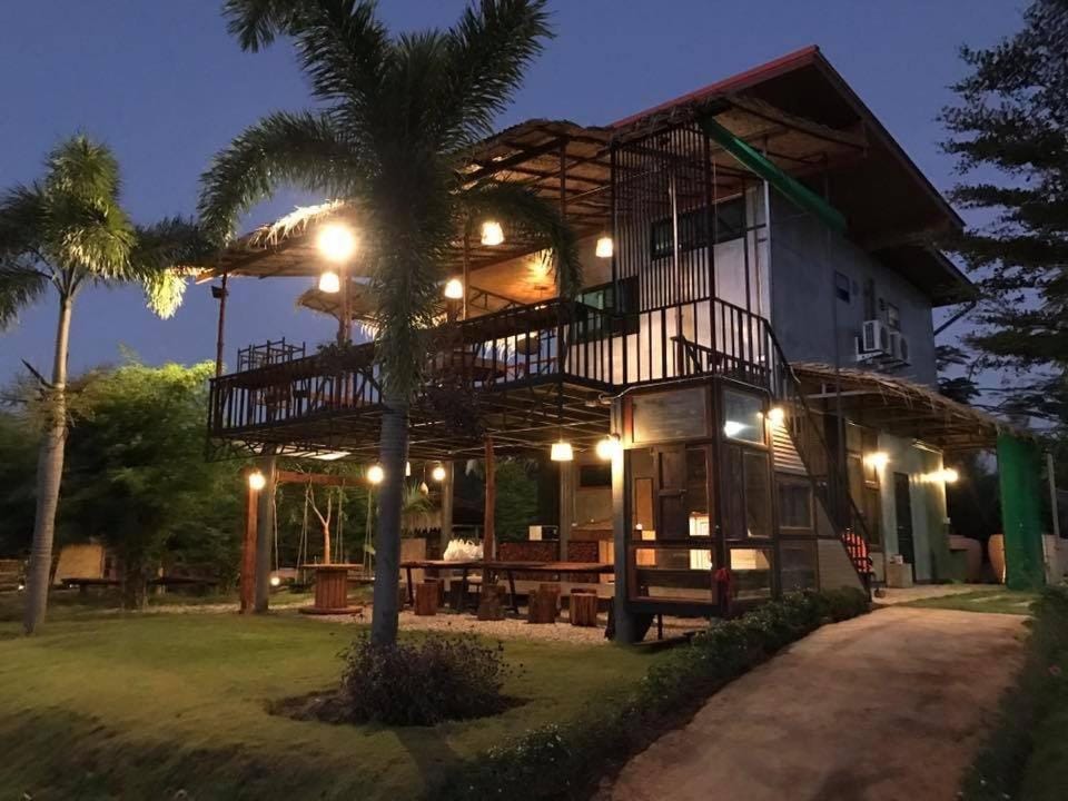 Restaurant/places to eat, Communal lounge/ TV room, Balcony/Terrace, Lobby or reception, Communal kitchen, Sunset