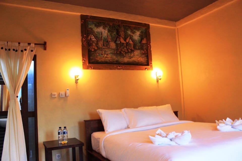 Bed, Other, Photo of the whole room, Bedroom, towels