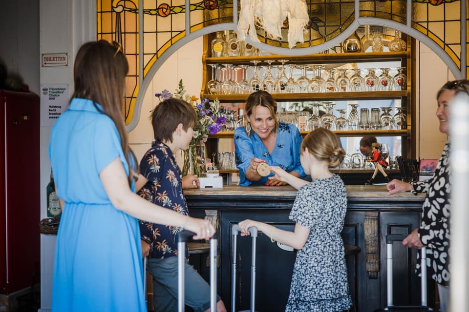 Staff, People, Lounge or bar, Lounge or bar, Food and drinks, Drinks