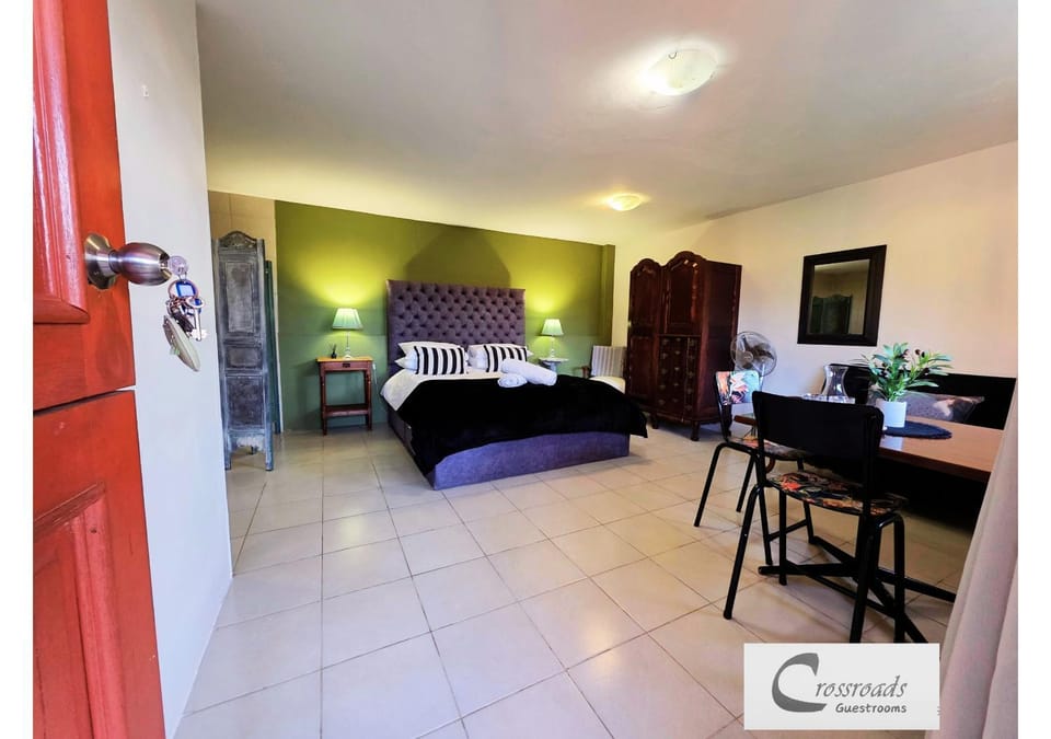 Crossroads Guestrooms Apartment in Cape Town