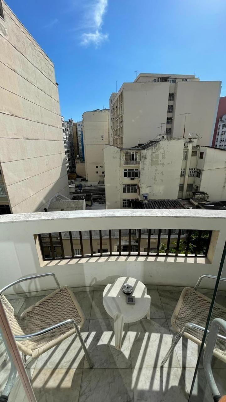 Copacabana: lounge lindo, confortável e com vista do mar Apartment in Rio de Janeiro