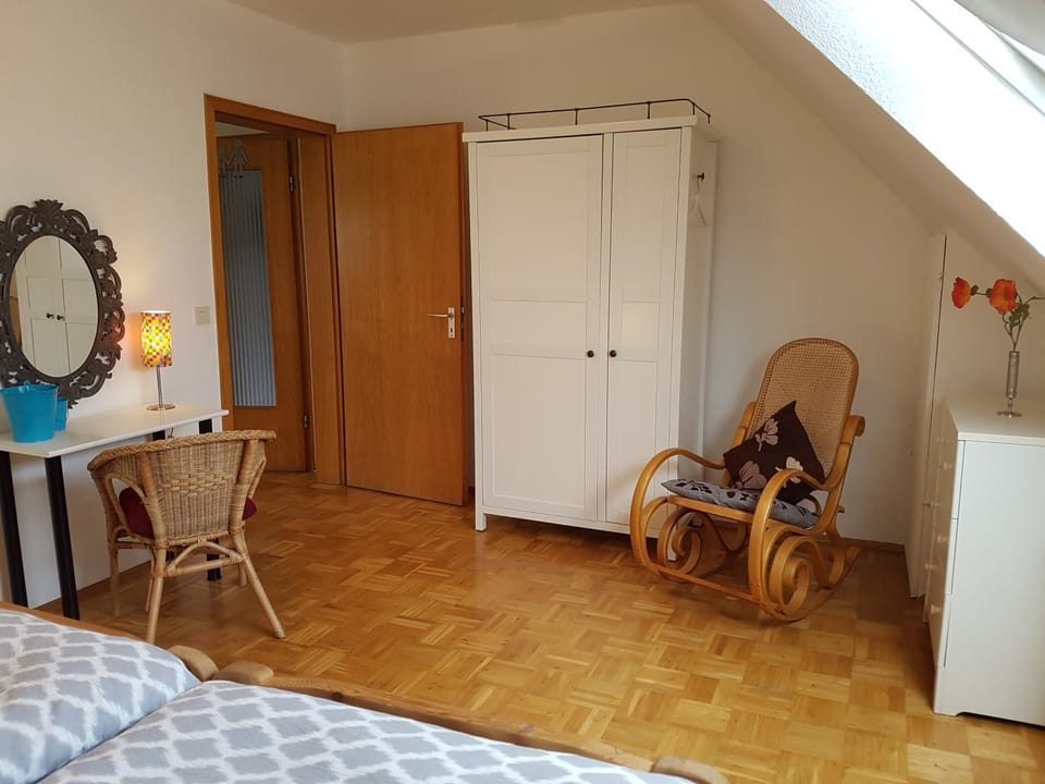 Photo of the whole room, Bedroom