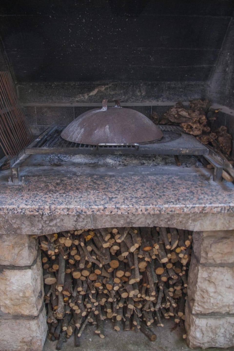 Location, children, Family