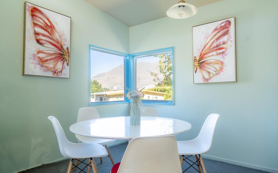 Central location spacious house and walk to town 3 minutes House in Queenstown