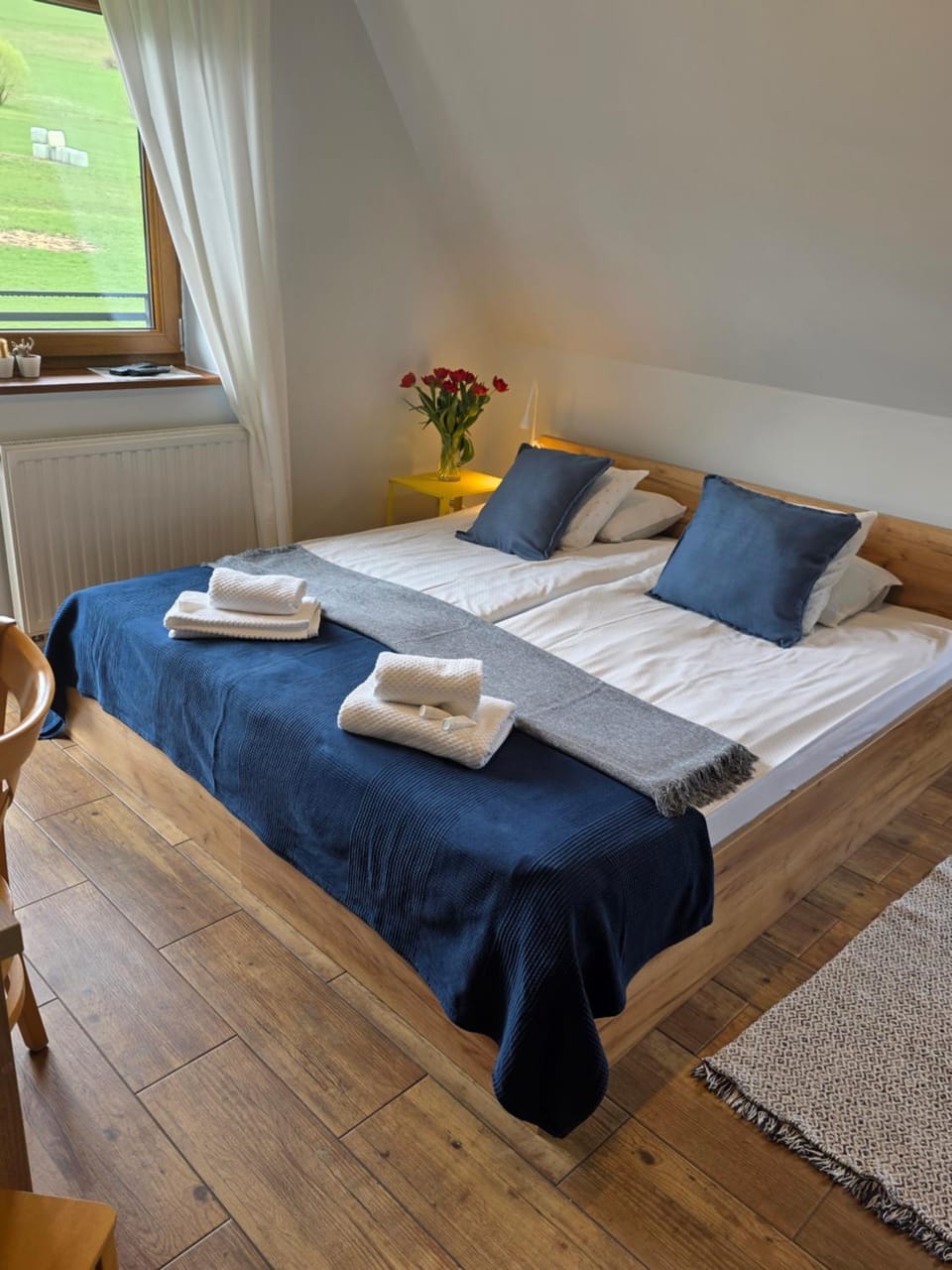 Bed, Balcony/Terrace, Photo of the whole room, Bedroom, towels