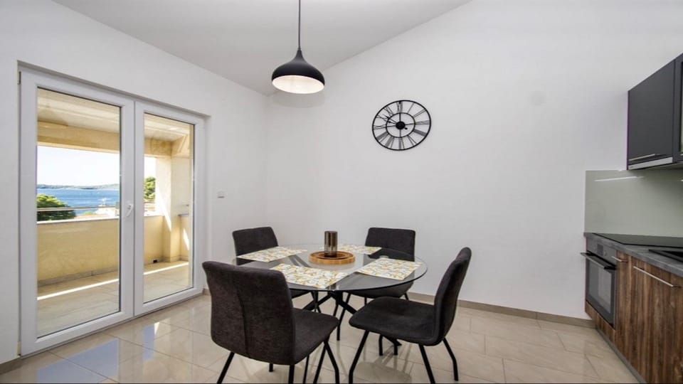 Balcony/Terrace, Dining area, kitchen