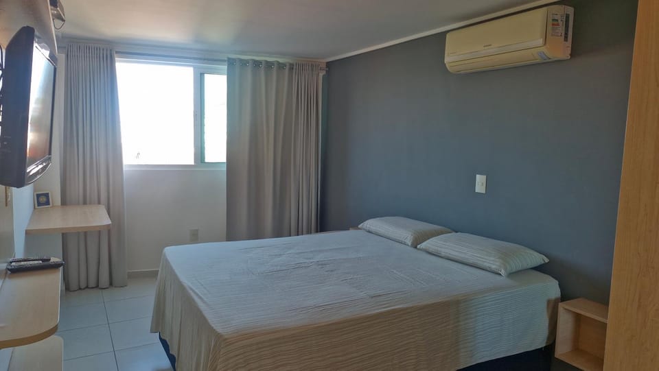 Bed, Bedroom, air conditioner