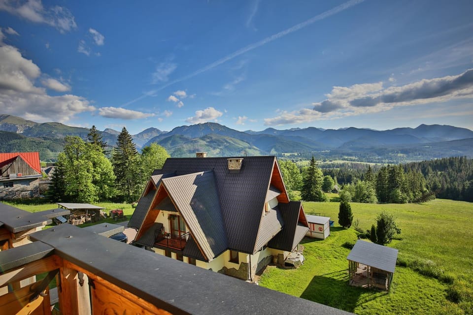 Balcony/Terrace, Mountain view