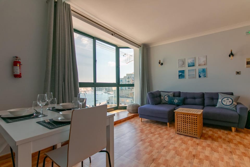 Living room, Dining area, Sea view