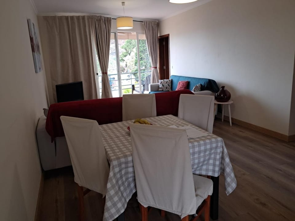 Communal lounge/ TV room, TV and multimedia, Living room, Dining area