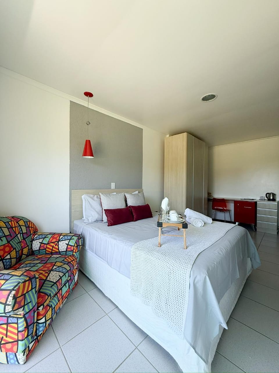 Bed, Photo of the whole room, Bedroom, minibar, towels, wardrobe