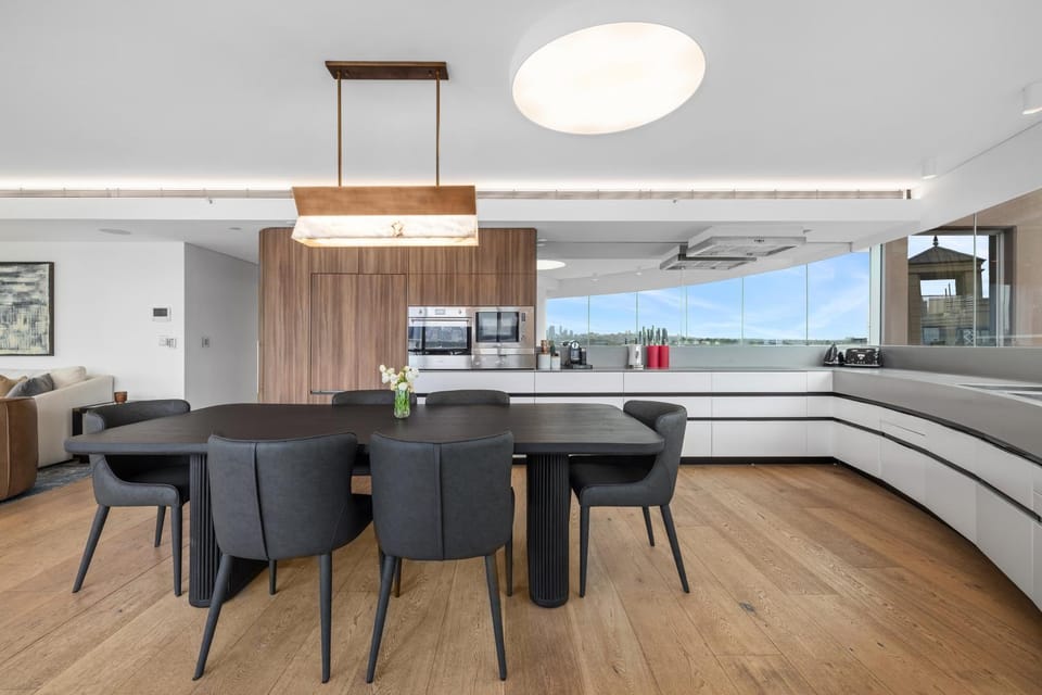 Dining area, kitchen