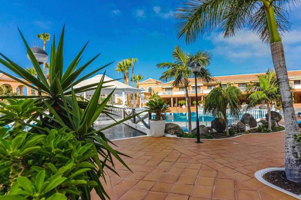 Neighbourhood, Pool view, Swimming pool