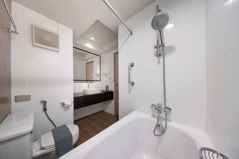 Bathroom, Bath