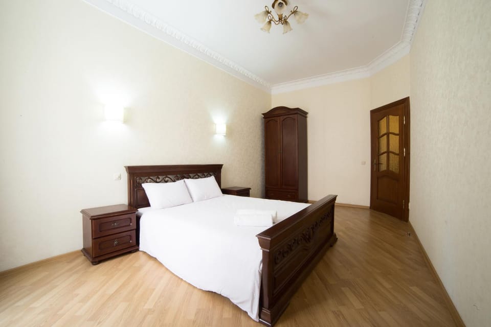 Apartment on Virmenska 3, with 2 separate bedrooms Apartment in Lviv
