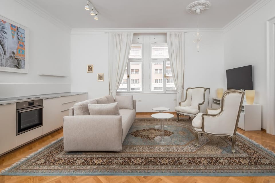 Day, Living room, On site, Area and facilities