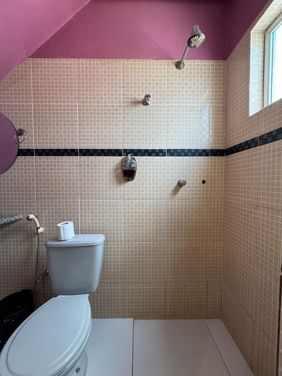 Bathroom, TV and multimedia, Breakfast, internet, locker, minibar, room service, air conditioner