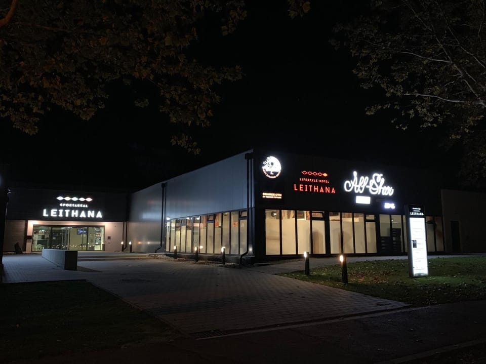 Property building, Massage, Sauna, Spa and wellness centre/facilities, Fitness centre/facilities, Food and drinks, Pets, Sports, Meals, Buffet breakfast, Lunch, Dinner, Drinks, Family, Parking, locker, kitchen
