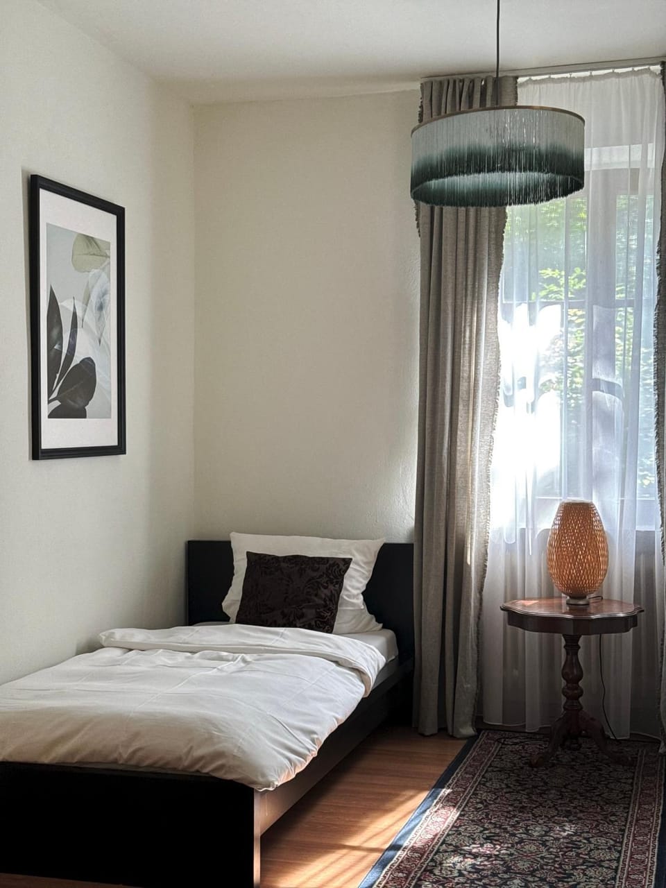 Bed, Photo of the whole room, Bedroom, Garden view