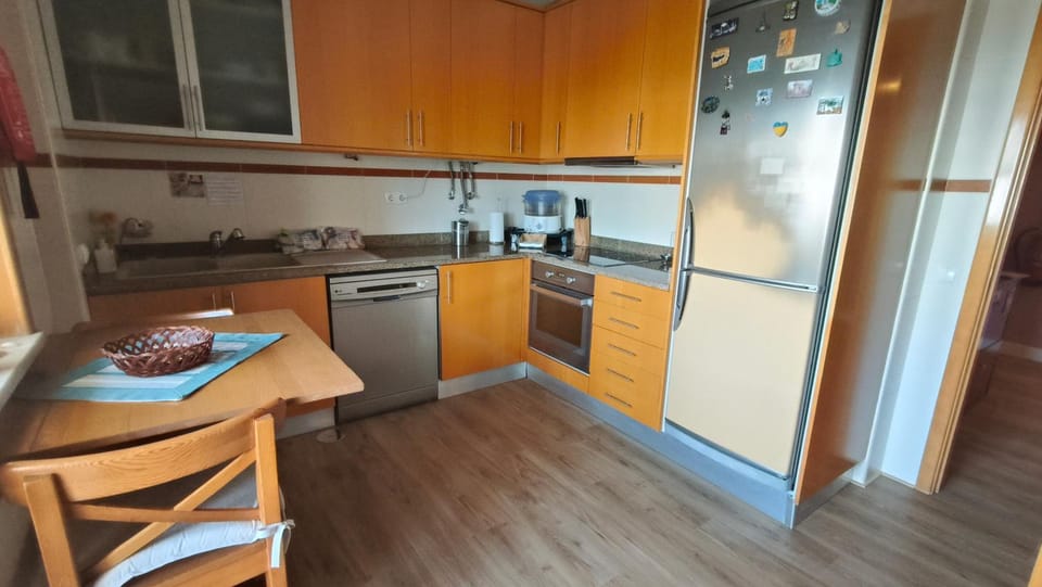 Kitchen or kitchenette, Dining area, dishwasher, microwave, oven, stove, toaster, washing machine