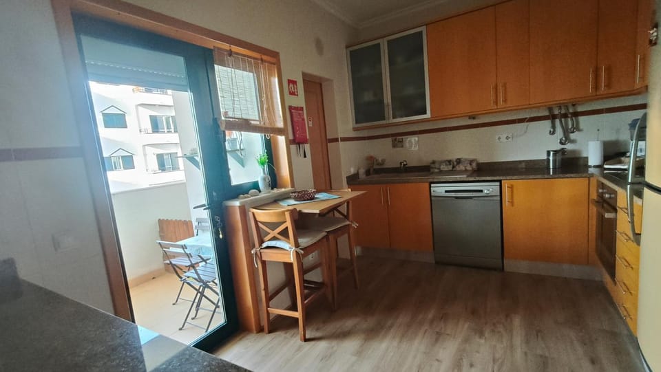 Kitchen or kitchenette, Dining area, dishwasher, oven, stove, washing machine