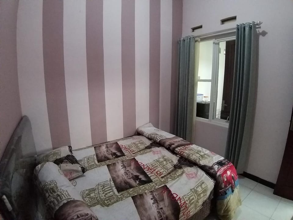 Bed, Photo of the whole room, Decorative detail, Bedroom, Area and facilities