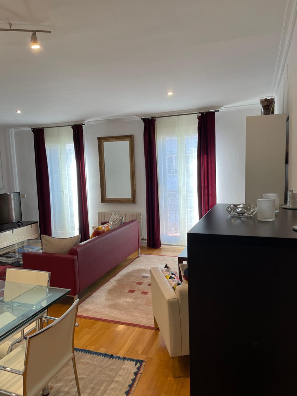 Living room, Seating area, Dining area