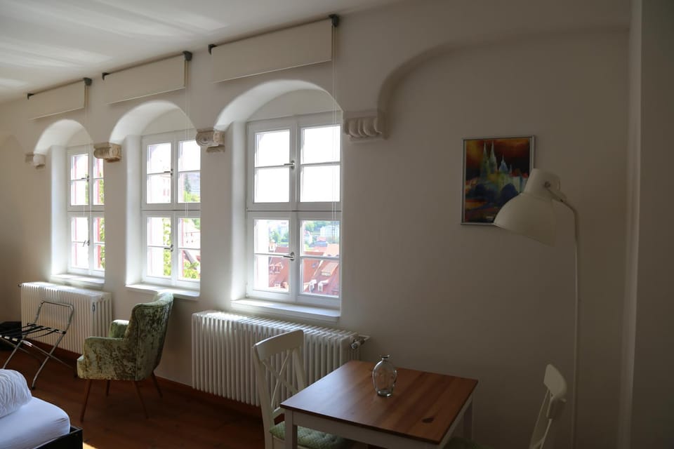 Photo of the whole room, Seating area, Dining area