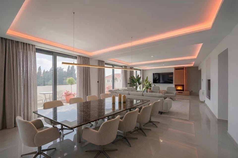 Communal lounge/ TV room