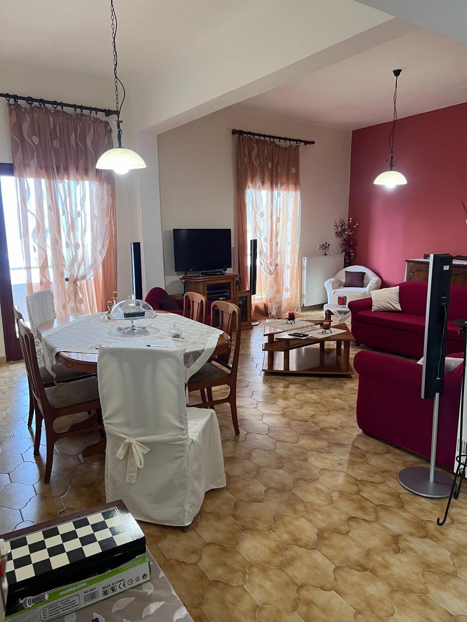 Seating area, Dining area