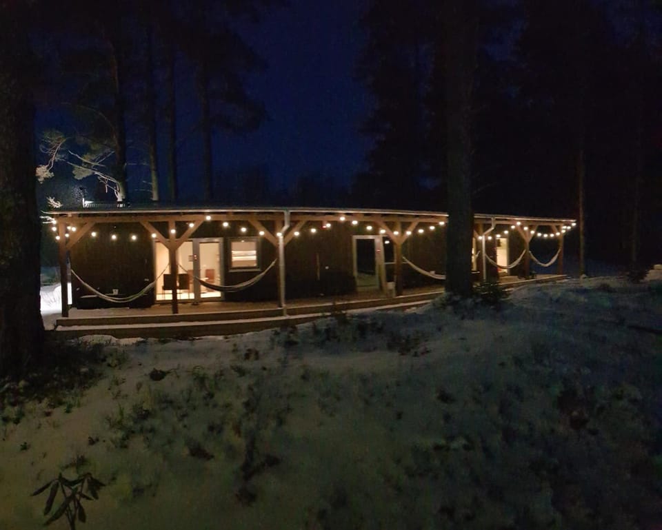 Property building, Facade/entrance, Winter, View (from property/room), Balcony/Terrace