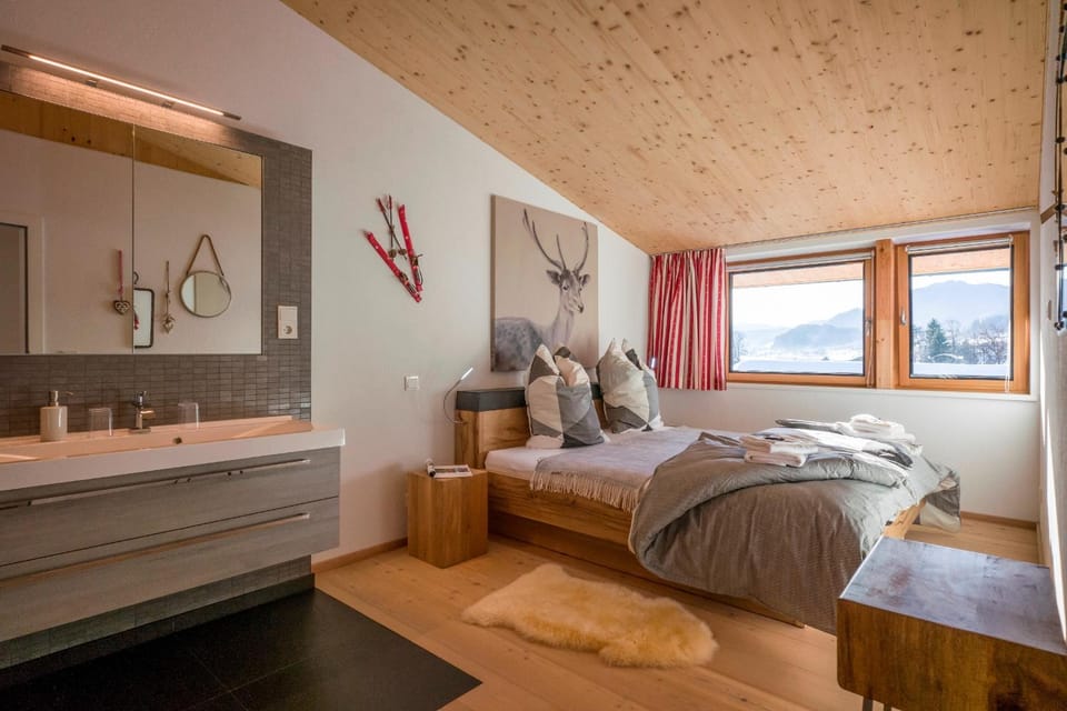 Bed, Photo of the whole room