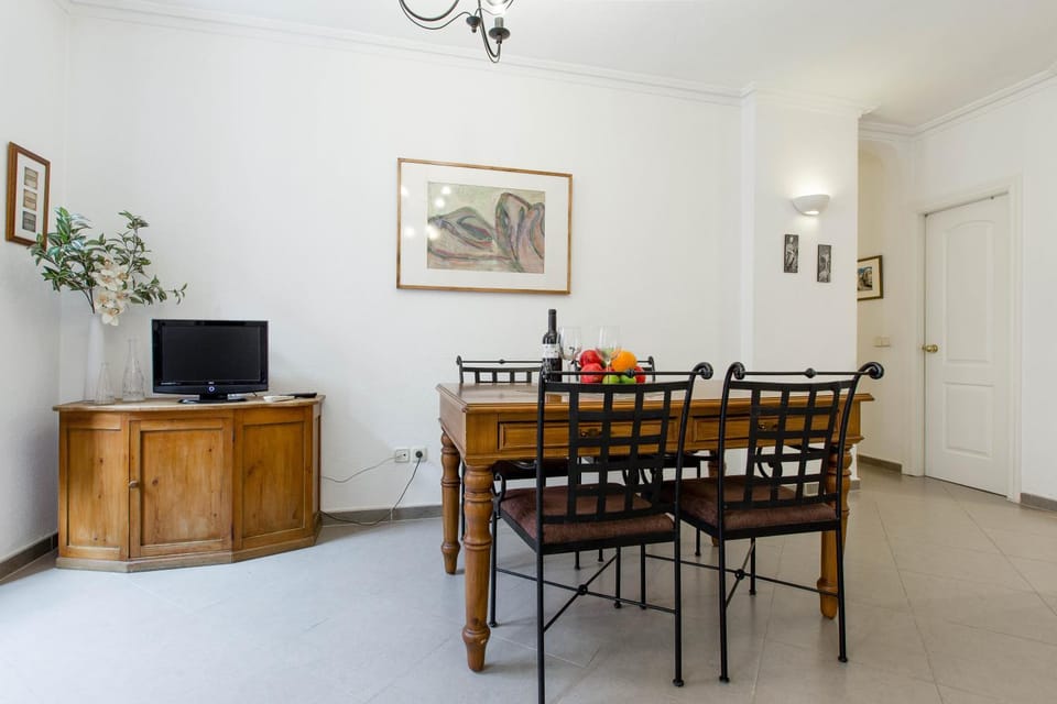 TV and multimedia, Living room, Dining area