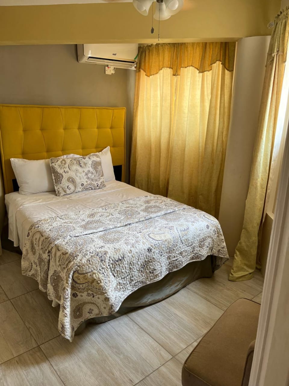 Bed, Bedroom, air conditioner