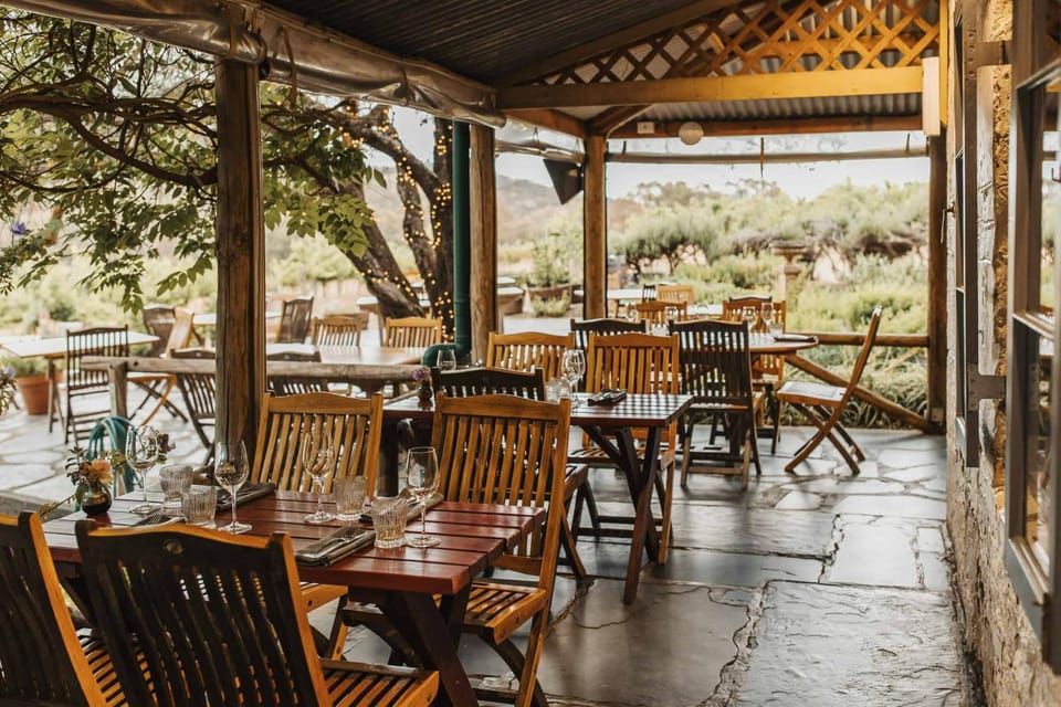 Restaurant/places to eat, Balcony/Terrace