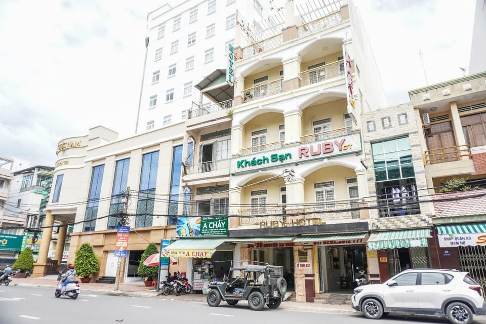 Street view, Location, Parking