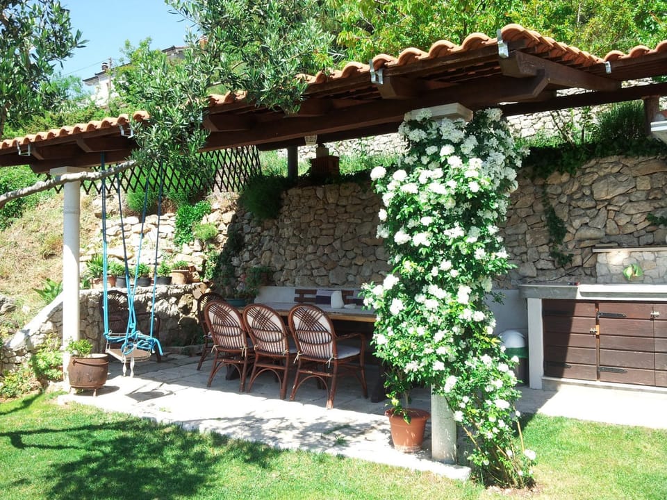 Patio, BBQ facilities, Garden