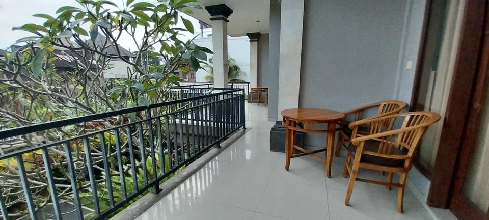 View (from property/room), Balcony/Terrace, Seating area, Dining area