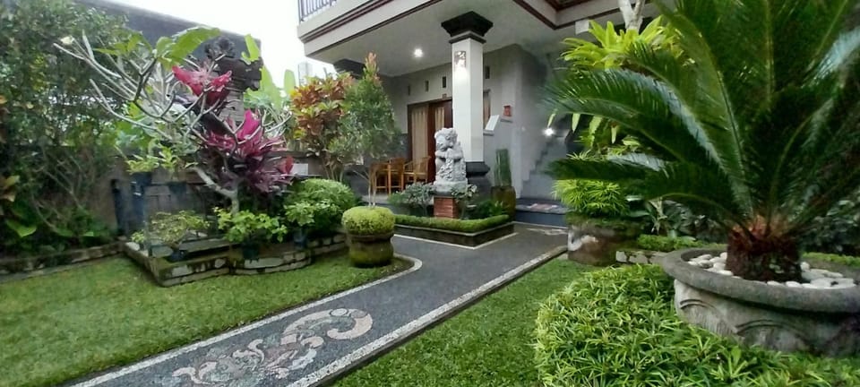 Property building, Day, Garden, Garden view