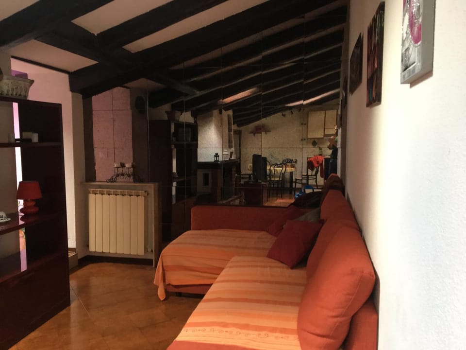 Mansarda San Maurizio Apartment in Trieste