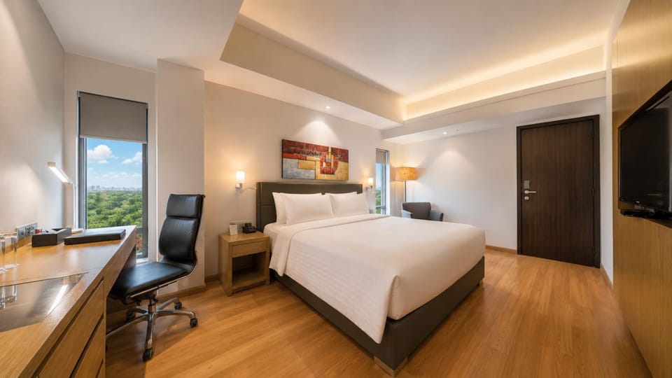 Restaurant/places to eat, Bed, TV and multimedia, Coffee/tea facilities, Bedroom, City view, Breakfast, Lunch, children, young children, older children, flat iron, hair dryier, heating, internet, locker, room service, towels, wedding
