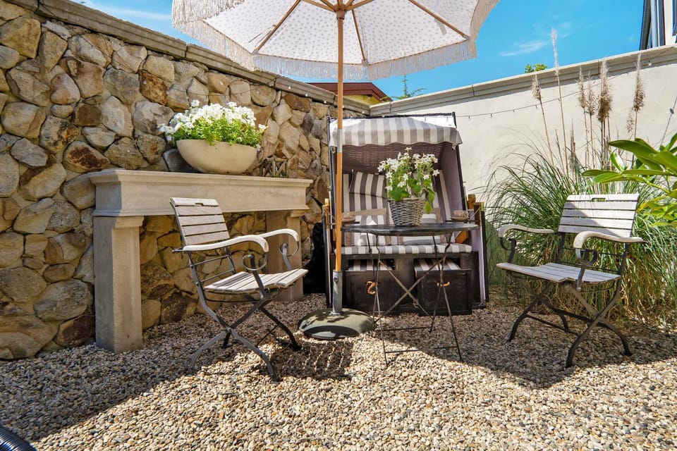 View (from property/room), Balcony/Terrace, Garden view