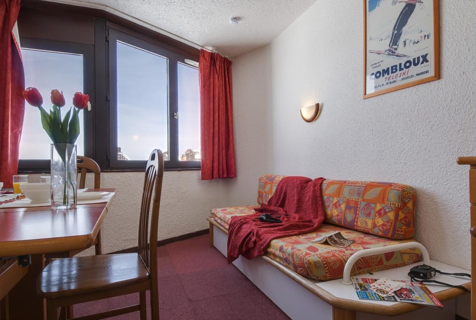 Winter, Living room, Dining area